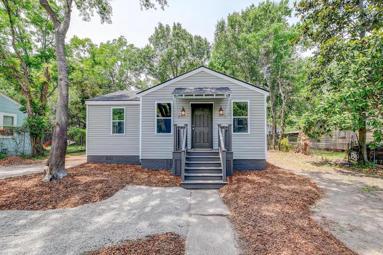 Historic 1943 Cape-Style Home Near Park Circle Charleston Exterior photo